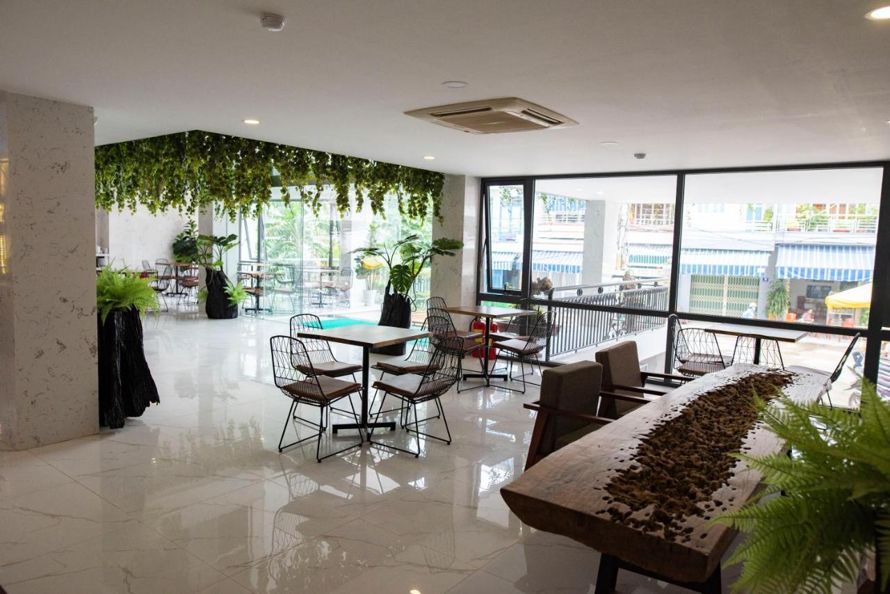 Lava Hotel Nha Trang Exteriör bild